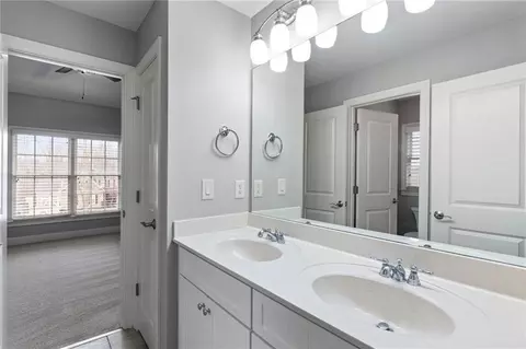 Bath - 14624 Timber Pt, Milton, GA 30004 photo 7 of 8