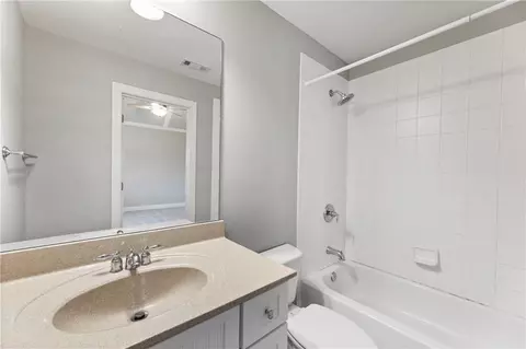 Bath - 14624 Timber Pt, Milton, GA 30004 photo 5 of 8