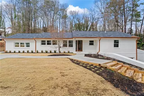 670 Riverside Rd, Roswell, GA 30075