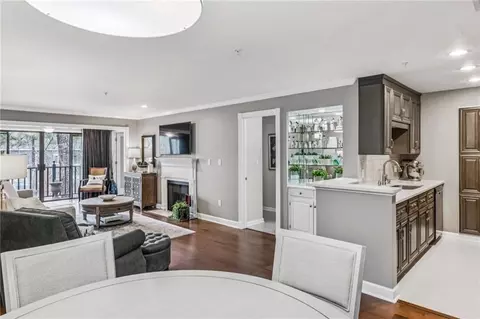 28206 Plantation Dr NE #206, Atlanta, GA 30324
