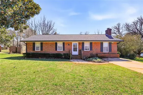 1279 Kesler Rd, Winder, GA 30680
