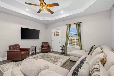 405 Coahulla Creek Dr, Dalton, GA 30721