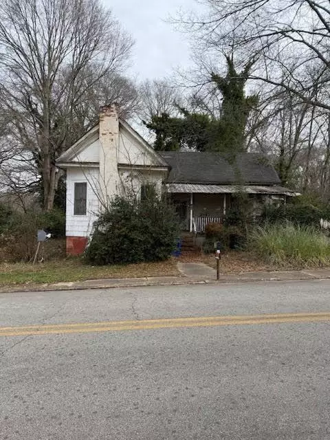 221 Johnson St, Hogansville, GA 30230