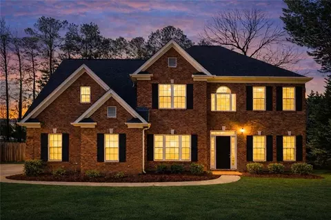1020 Mount Mckinley Dr, Grayson, GA 30017