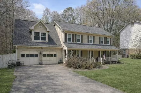 3246 Classic Dr, Snellville, GA 30078