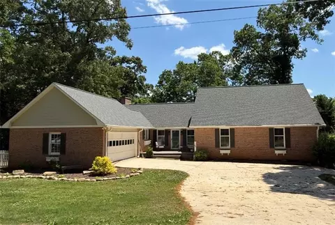 64 Virginia Cir, Cedartown, GA 30125