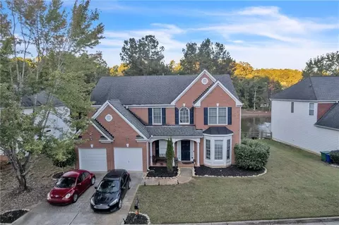 698 Deer Lake Trl, Stone Mountain, GA 30087