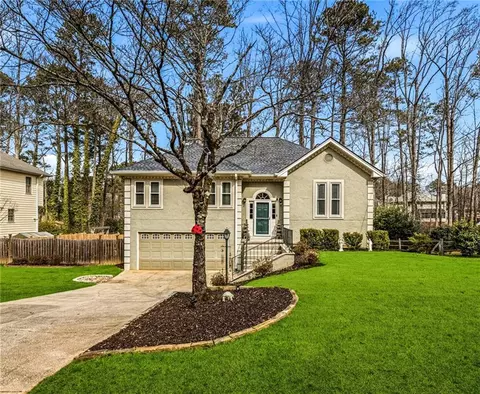 1975 Hunt Crossing Ct, Lawrenceville, GA 30043