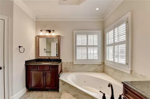 Bath - 7590 Wentworth Dr, Duluth, GA 30097 photo 2 of 10
