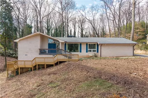 642 Kenilworth Cir, Stone Mountain, GA 30083