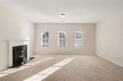 Living - 75 Fanleaf Dr, Fairburn, GA 30213 photo 9 of 10