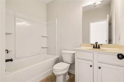 Bath - 75 Fanleaf Dr, Fairburn, GA 30213 photo 3 of 3