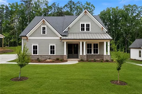 176 Cherokee Dr S, Waleska, GA 30183