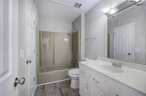 Bath - 30 Tamarack Ct, Jasper, GA 30143 photo 4 of 5