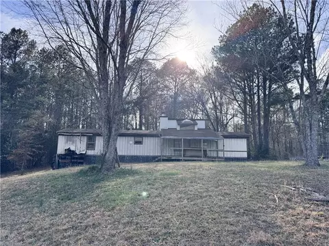 80 Pine Needle Trl SE, Cartersville, GA 30121