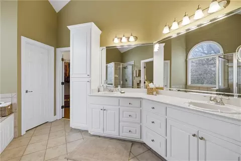 Bath - 2978 Legislative Ln, Buford, GA 30519 photo 2 of 9
