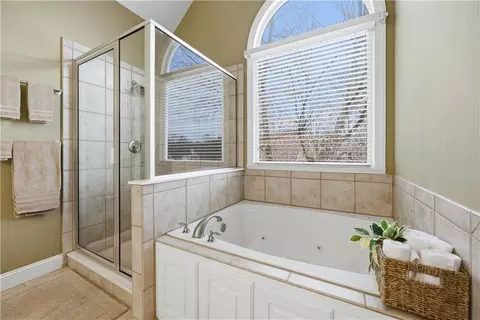 Bath - 2978 Legislative Ln, Buford, GA 30519 photo 3 of 9