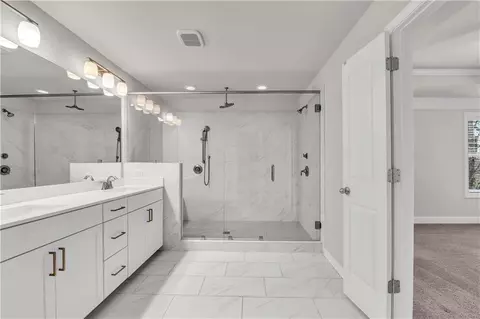 Bath - 2006 Raven Way, Chamblee, GA 30341 photo 1 of 4
