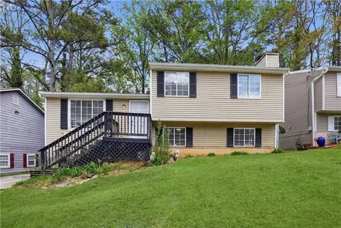 2080 Countydown Ln, Stone Mountain, GA 30088