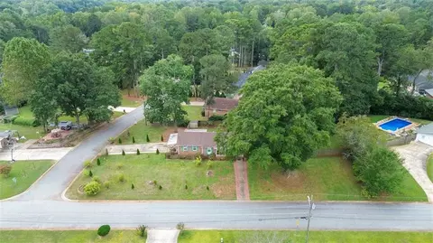 5524 Laurel Ln NW, Lilburn, GA 30047