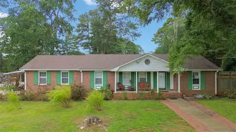5524 Laurel Ln NW, Lilburn, GA 30047