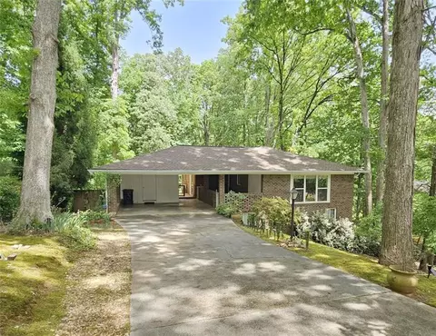 1146 Lakeshore Dr, Gainesville, GA 30501