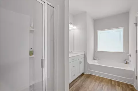 Bath - 10 Kane Dr, Jasper, GA 30143 photo 1 of 2