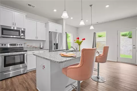 Kitchen - 10 Kane Dr, Jasper, GA 30143 photo 2 of 2