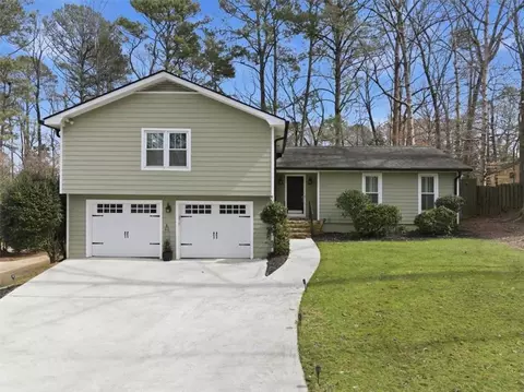 1215 Martin Ridge Rd, Roswell, GA 30076