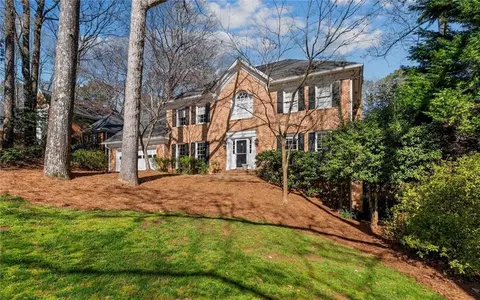 2380 Kimbrough Ct, Sandy Springs, GA 30350