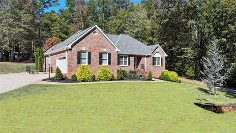 482 Buck Trl, Hoschton, GA 30548