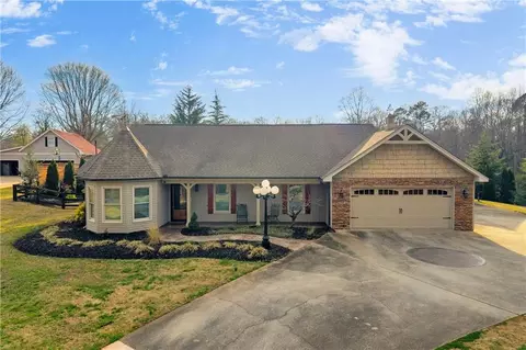3917 Kilgore Falls Dr, Gainesville, GA 30507