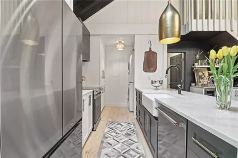 Kitchen - 62 Cardinal Cv, Jasper, GA 30143 photo 3 of 7