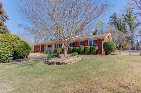 3410 Maynard Cir, Gainesville, GA 30506