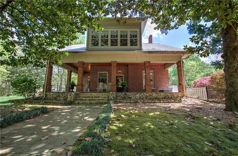 421 Boulevard Hts, Calhoun, GA 30701