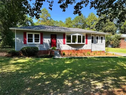 Exterior - 121 Hunt Dr NE, Calhoun, GA 30701 photo 2 of 7