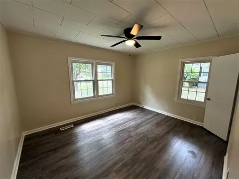 Bedroom - 121 Hunt Dr NE, Calhoun, GA 30701 photo 5 of 9