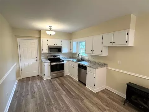 Kitchen - 121 Hunt Dr NE, Calhoun, GA 30701 photo 1 of 2