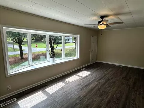 Living - 121 Hunt Dr NE, Calhoun, GA 30701 photo 2 of 2