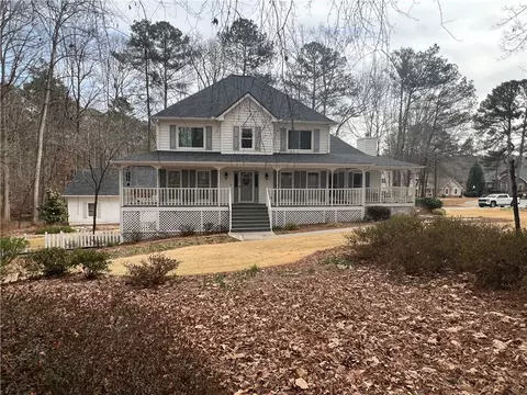 3970 Governors Cir, Loganville, GA 30052