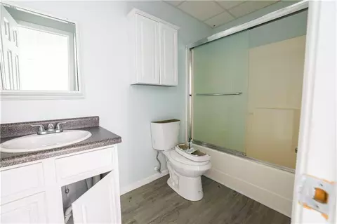 Bath - 10997 Big Sky Dr, Hampton, GA 30228 photo 2 of 2