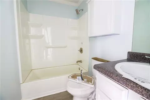 Bath - 10997 Big Sky Dr, Hampton, GA 30228 photo 1 of 2