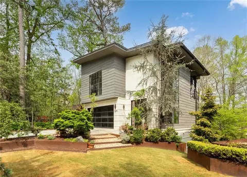 571 Overbrook Dr NW, Atlanta, GA 30318