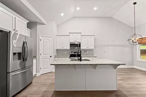 65 Academy St, Pendergrass, GA 30567 photo 4