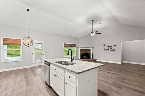 65 Academy St, Pendergrass, GA 30567 photo 9