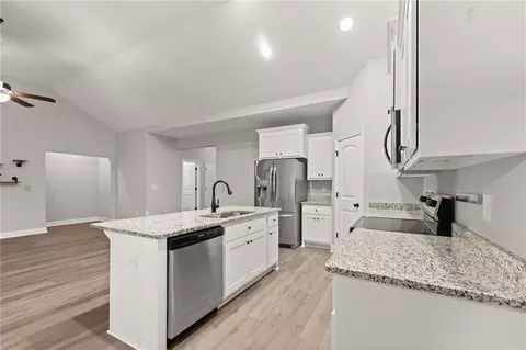 65 Academy St, Pendergrass, GA 30567 photo 8