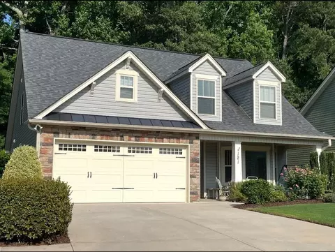 121 Deer Park Dr, Carrollton, GA 30116