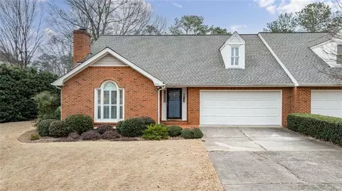 510 Brickleberry Ln, Roswell, GA 30075