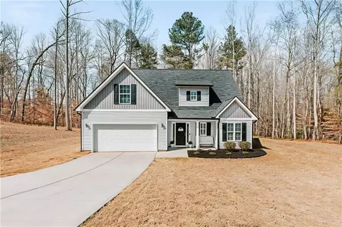 121 Mountain Creek Dr, Maysville, GA 30558