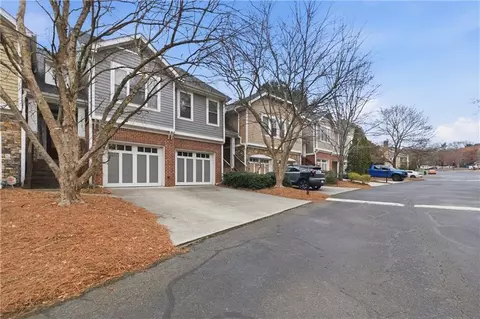 2010 Liberty Ln, Roswell, GA 30075